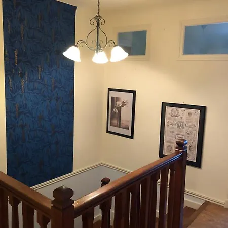 Les Chenes בית הארחה 4*